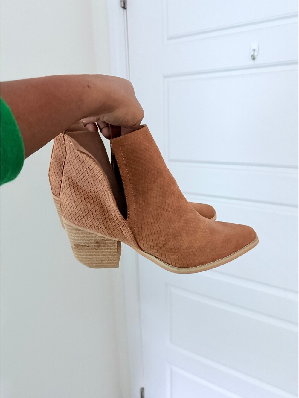 Arider Girl Women’s Size 10 Tan Pointed Toe Cutout Ankle Booties Western Boho